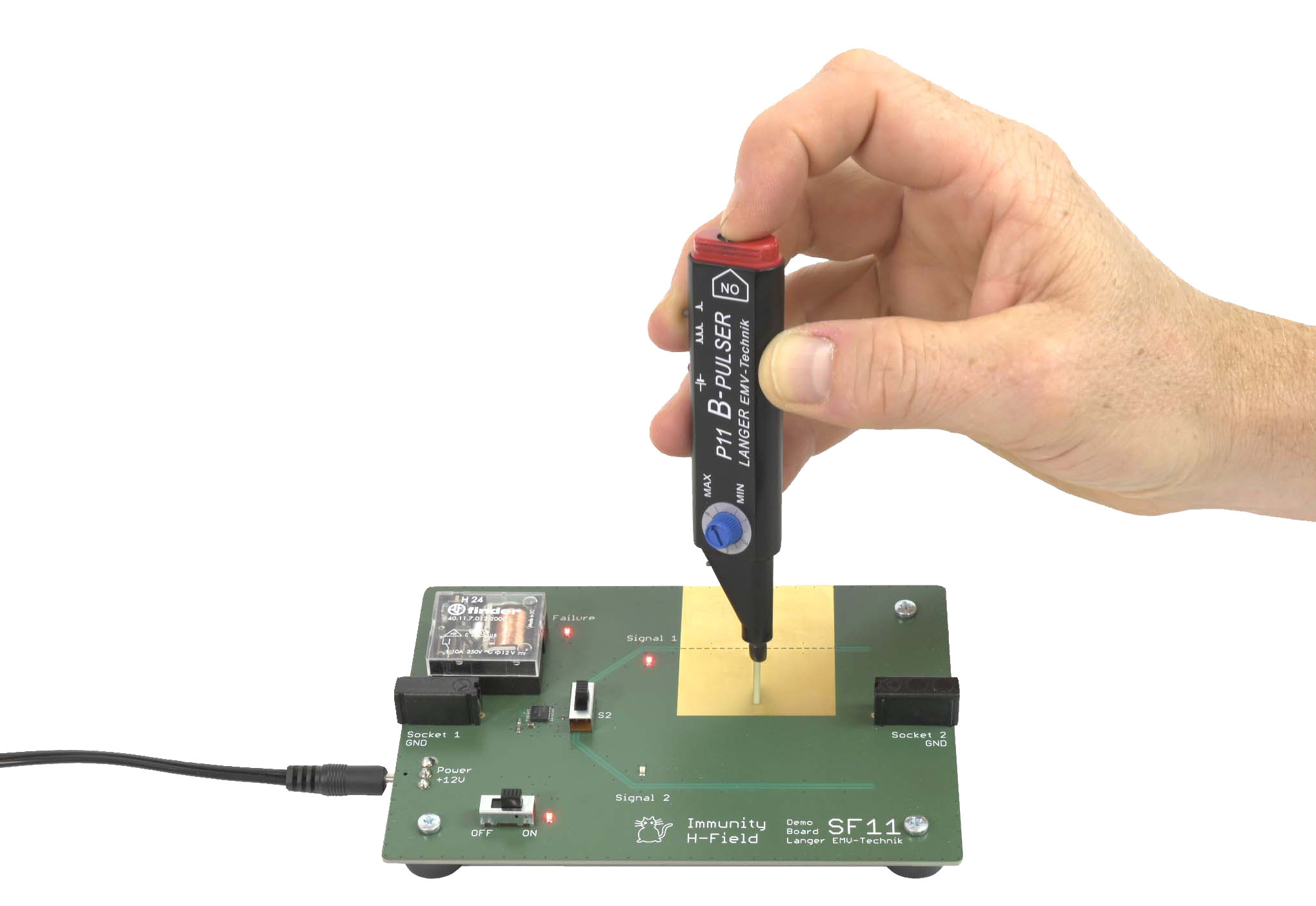 Magnetische Störbeeinflussung - Demonstrationsboard SF 11 mit Magnetfeld-Pulser P11